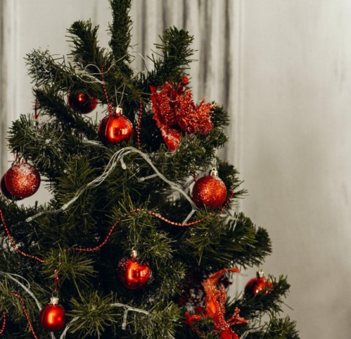 The Benefits of Choosing a Pre-lit Christmas Tree